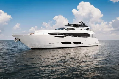 2023 Sunseeker 95 Yacht