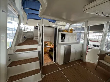 1997 Carver 440 Aft Cabin Motor Yacht