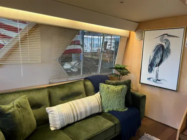 1997 Carver 440 Aft Cabin Motor Yacht