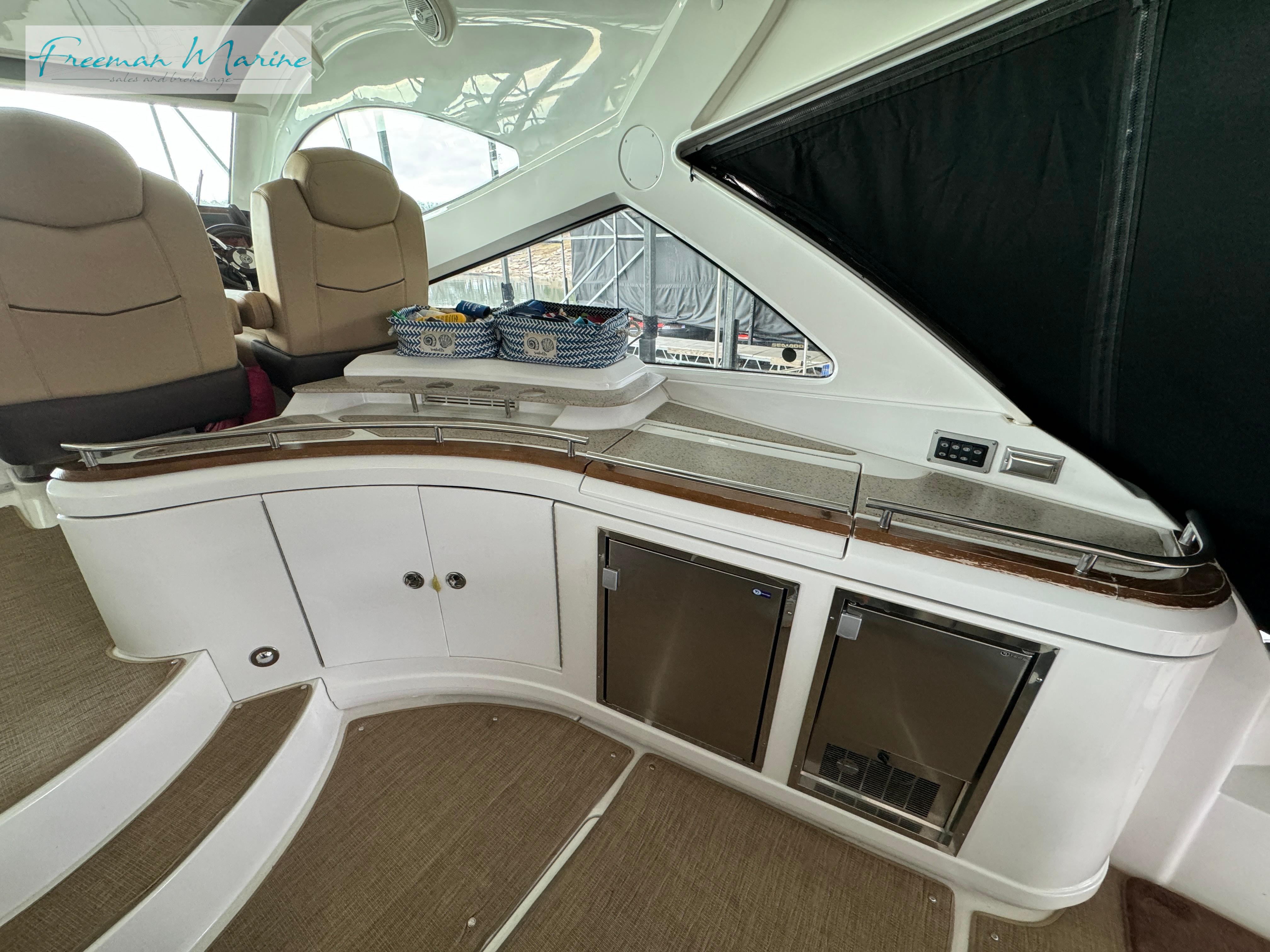 2014 Cruisers Yachts 540 Sports Coupe