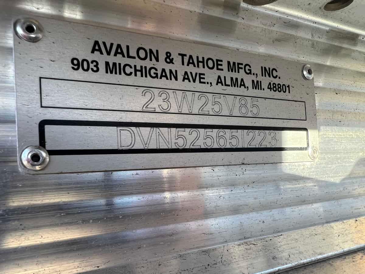 2023 Avalon 2385 Venture Quad Lounger