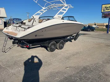 2023 Yamaha Boat 252SD