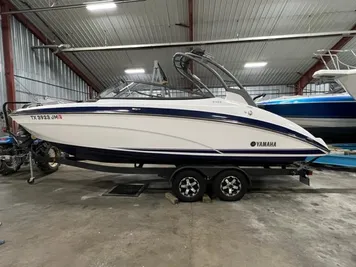 2020 Yamaha Boats 242S