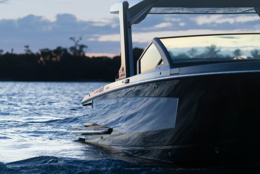 2023-Aviara-AV32-Outboard-MarineMax