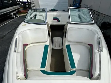 1995 Rinker 212 Captiva