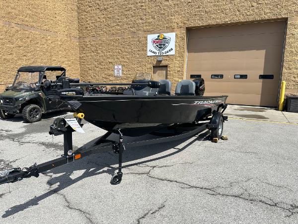 Tracker Boats - The TRACKER® SUPER GUIDE™ V-16 T offers an incredible value  for a fully-featured tiller-steered Deep V fishing boat. The all-welded  hull is extremely durable, and the interior is outfitted