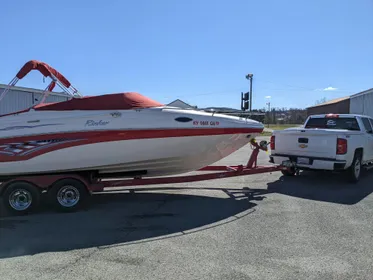 2004 Rinker 232 Captiva Cuddy