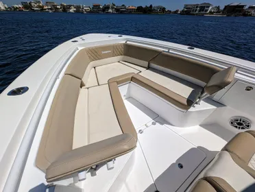 2021 Everglades 335 Center Console