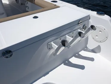 2021 Everglades 335 Center Console