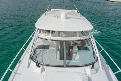 2016 Intrepid 430 Sport Yacht