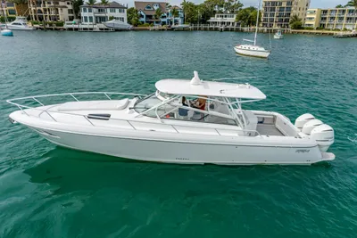 2016 Intrepid 430 Sport Yacht