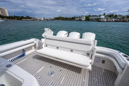 2016 Intrepid 430 Sport Yacht