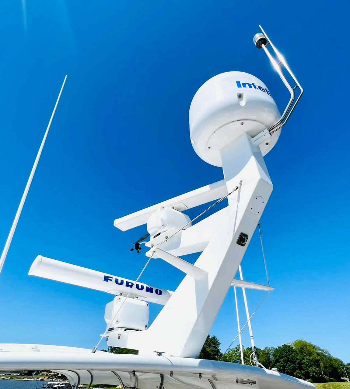 Mast w/ Dual Radars &amp; SAT TV System ( NEW )