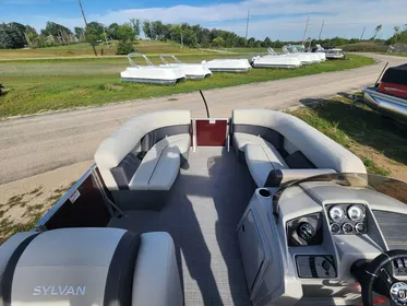 2024 Sylvan 820 CRUISE 40HP BUNK TRAILER