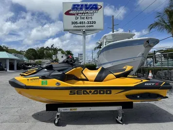 2022 Sea-Doo Waverunner RXT