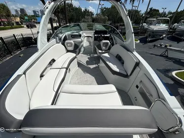 2024 Crownline E290 XS