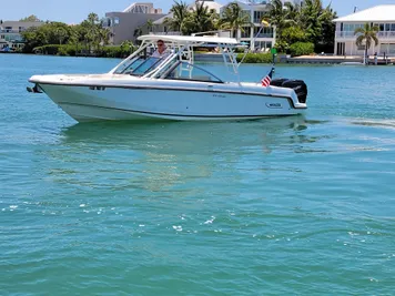 2015 Boston Whaler 270 Vantage