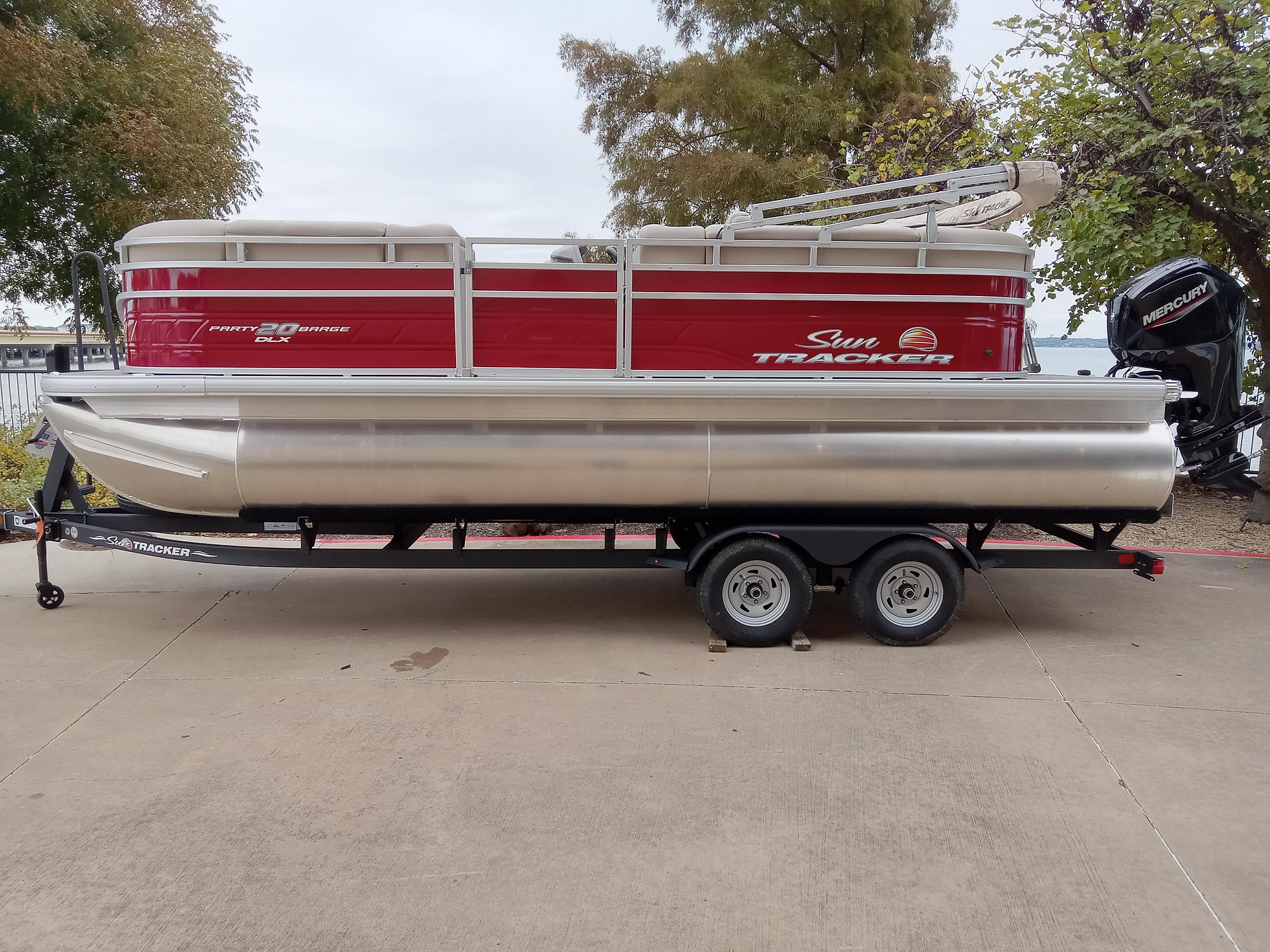 PARTY BARGE 20 DLX - SUN TRACKER Recreational Pontoon Boat