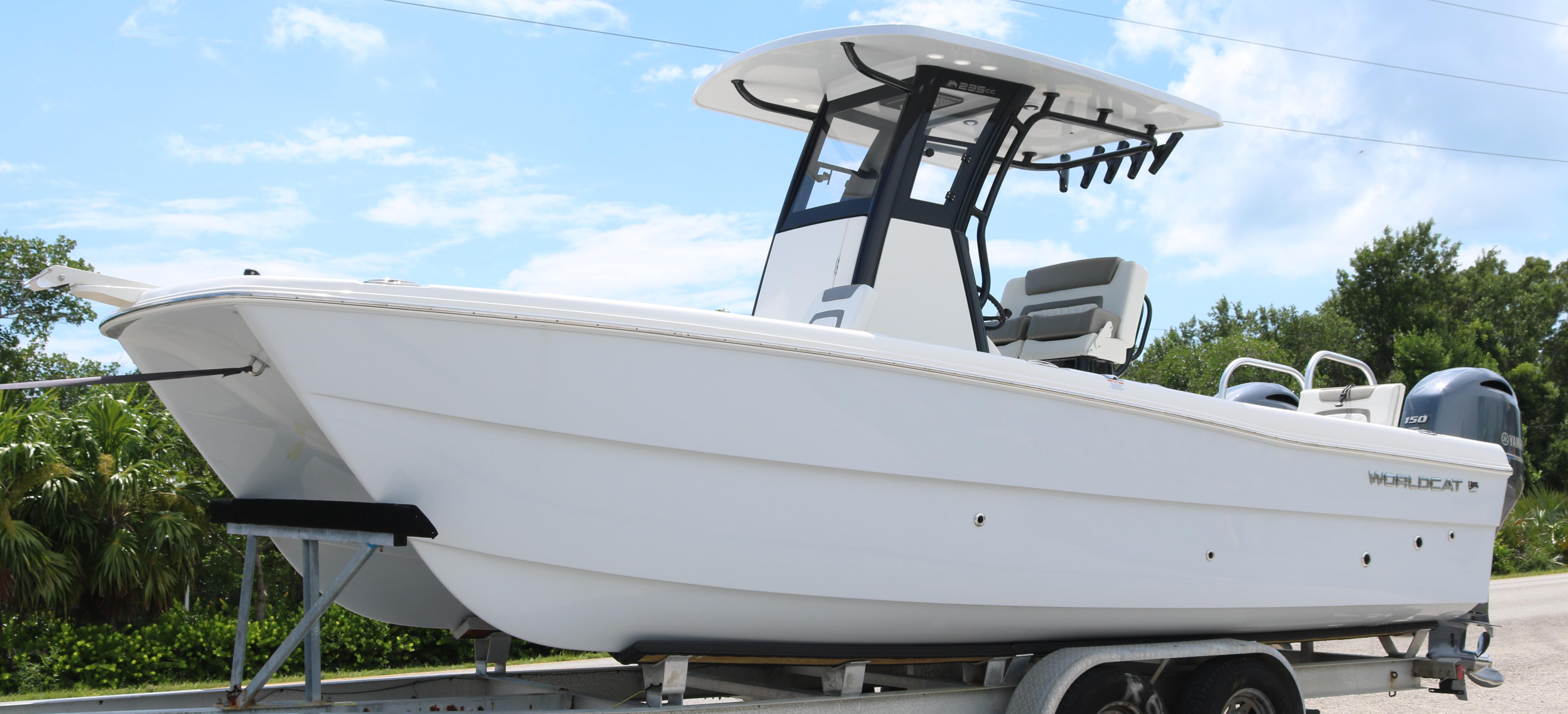 World Cat 235 Center Console - The Fisherman