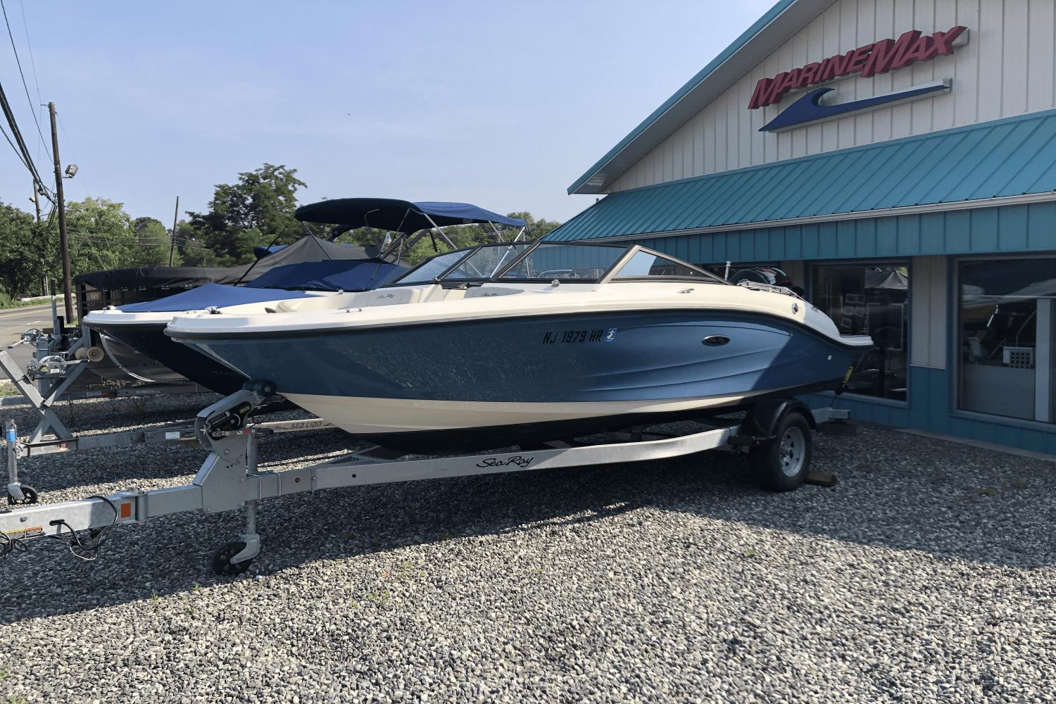 Sea Ray 19 SPX - Powerboat and RIB