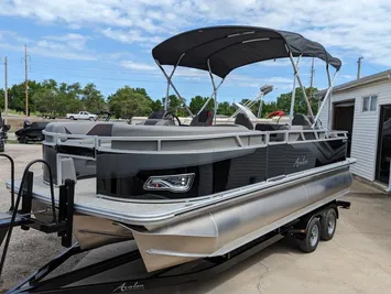 2024 Avalon 2185 Venture 85 Rear Fish Tritoon