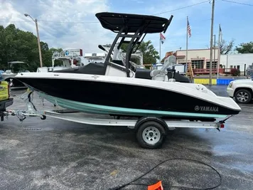 2023 Yamaha Boat 190 FISH SPORT