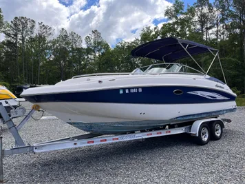 2007 Hurricane SunDeck 240 OB