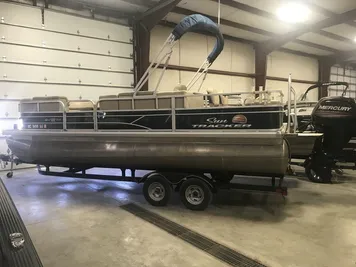 2019 Sun Tracker SportFish™ 22 DLX