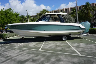 2024 Boston Whaler 380 Realm