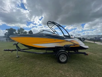 2014 Scarab 195