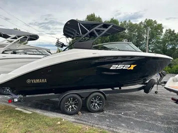 2023 Yamaha Boat 252XE