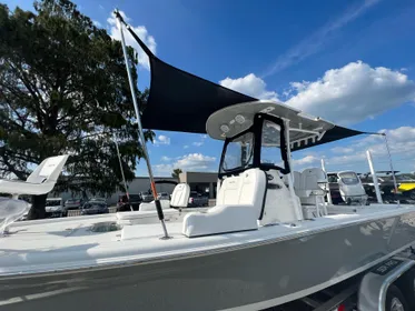 2024 Sea Pro 250 Bay