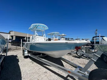 2024 Sea Pro 250 Bay