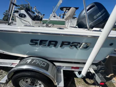 2023 Sea Pro 172 Bay