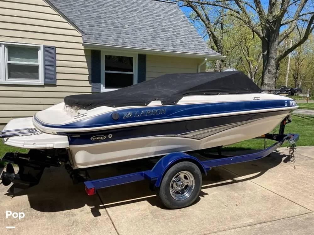 2010 Larson 1850 Lx for sale in Avon Lake, OH