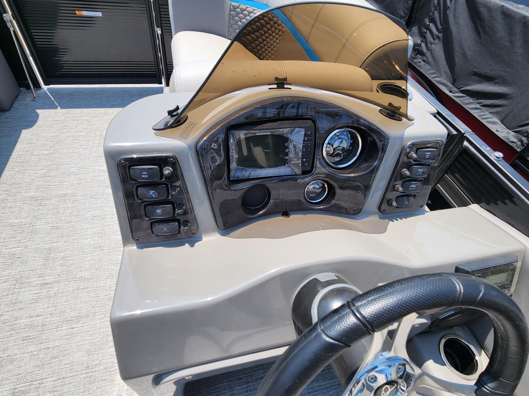 New 2023 Qwest Pontoons Qwest 818 XRE CRUISE - LT, 48320 Keego Harbor ...