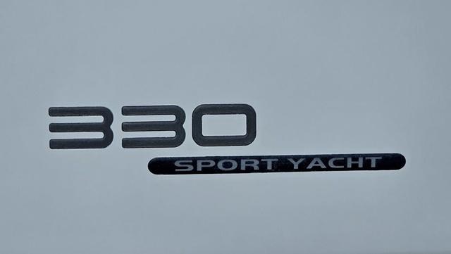 2008 Monterey 330 Sport Yacht
