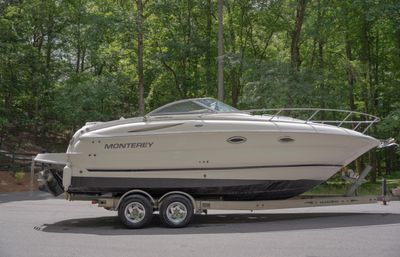 2004 Monterey 245 Cruiser
