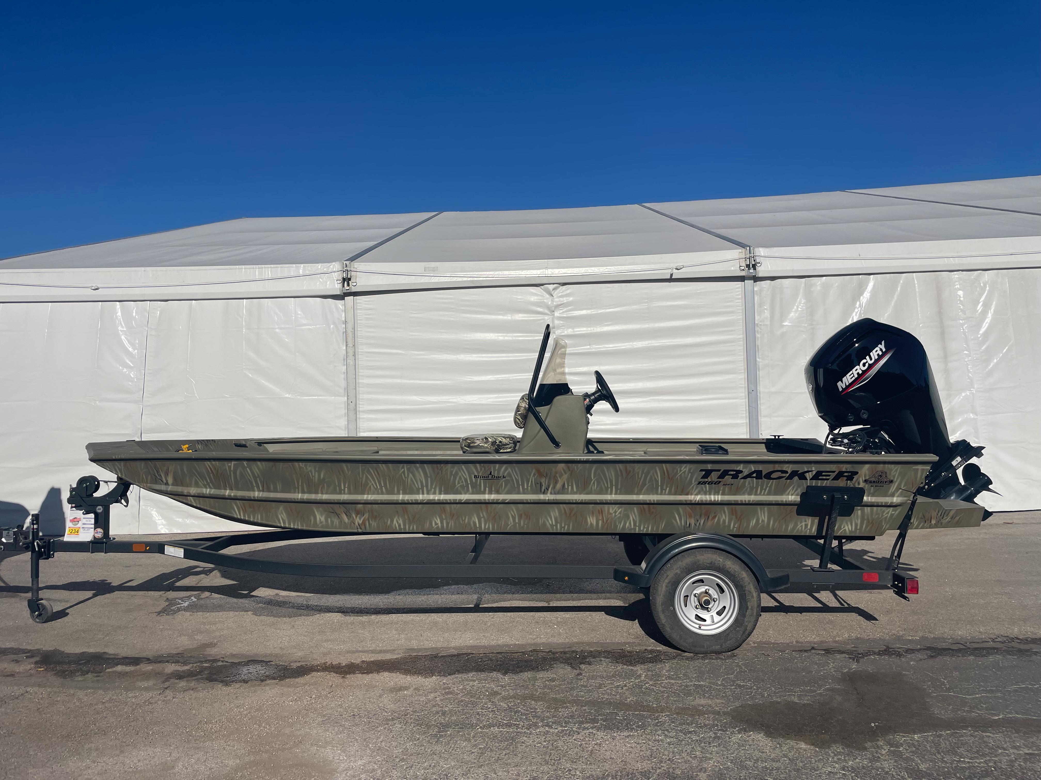 Tracker Boat Umbrella in 2024  Fishing boat accessories, Center