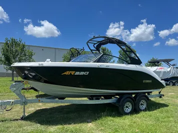 2024 Yamaha Boats AR220