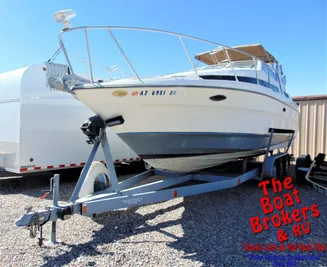 1991 Bayliner Avanti 30' Cuddy Cabin