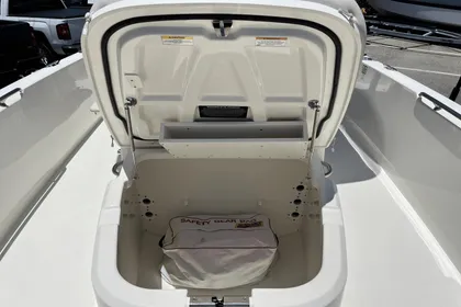 2017 Boston Whaler 270 Dauntless