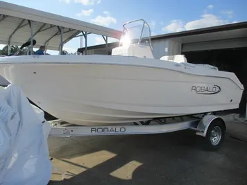2024 Robalo R180 In stock Rebate expired May 10th 2024