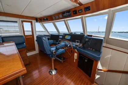 2000 Grand Alaskan 64 Raised Pilot House