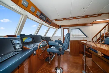 2000 Grand Alaskan 64 Raised Pilot House