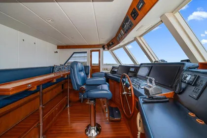 2000 Grand Alaskan 64 Raised Pilot House