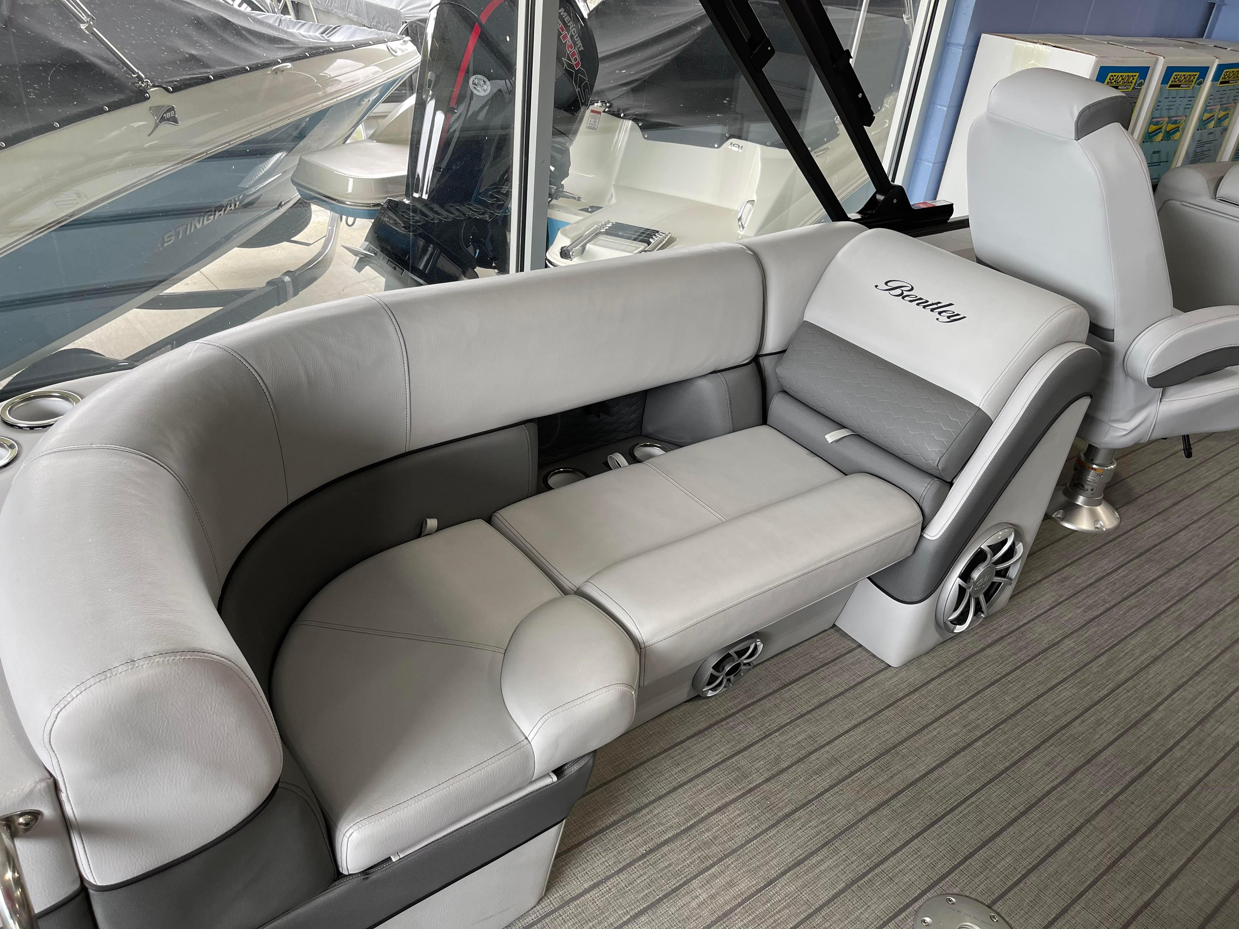 2024 Bentley Pontoons Elite Admiral