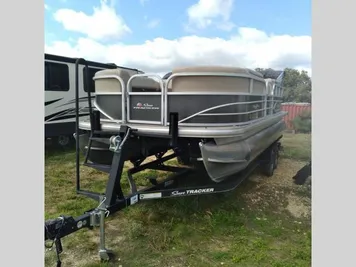2019 Tracker Party Barge