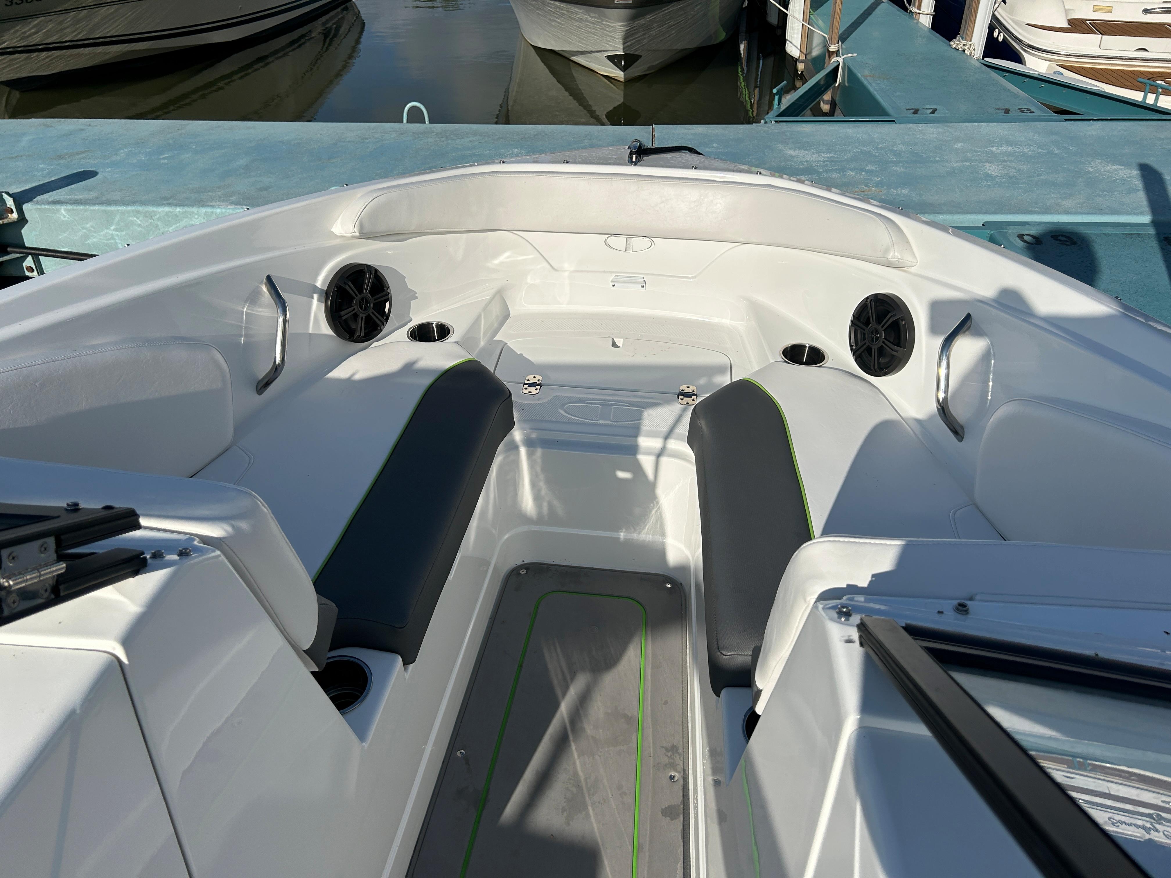Bow View w/Seating and Speakers 