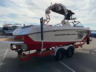 2018 Nautique G23